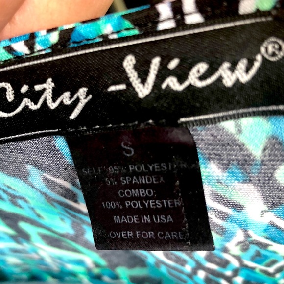 Lady's Loose Fitting Blouse w/Sheer Trim. Size Sml - Picture 6 of 6